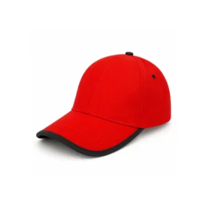 Rød caps med svarte detaljer - justerbar