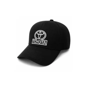 Svart justerbar caps med hvitt brodert Toyota-motiv