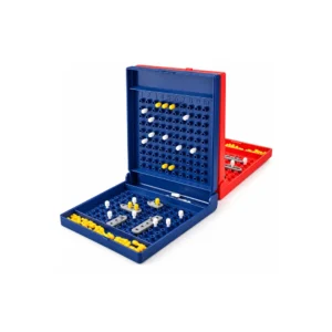 Battleship strategispill med spillebrett, skip og markeringspinner