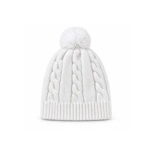 Hvit kabelstrikket lue med dusk i one size