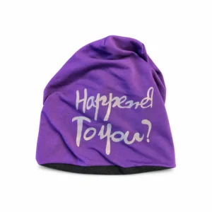 Lilla lue med Happened To You tekst og mørkt fôr – one size