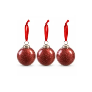 Tre rødrosa, runde julekuler med glitter inni, sølvfarget topp og rødt opphengsbånd.