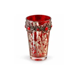 Telysholder i glass med rødt og sølvfarget mønster, blomsterdekor og røde fasetterte detaljer.